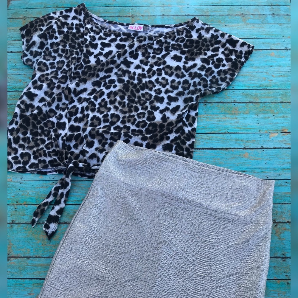 Bundle • bodycon mini-skirt & leopard print top